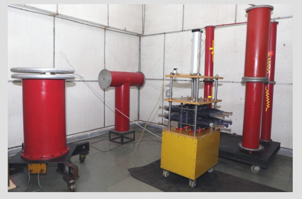 Le laboratoire d'essais haute tension interne du fabricant, tel qu'il le publie sur sa page infrastructure